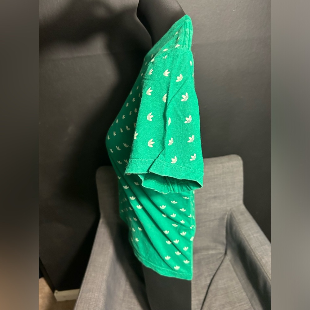 Adidas Green Short Sleeve Crop Tee with Logo Pattern *please read description * - Picture 4 of 11